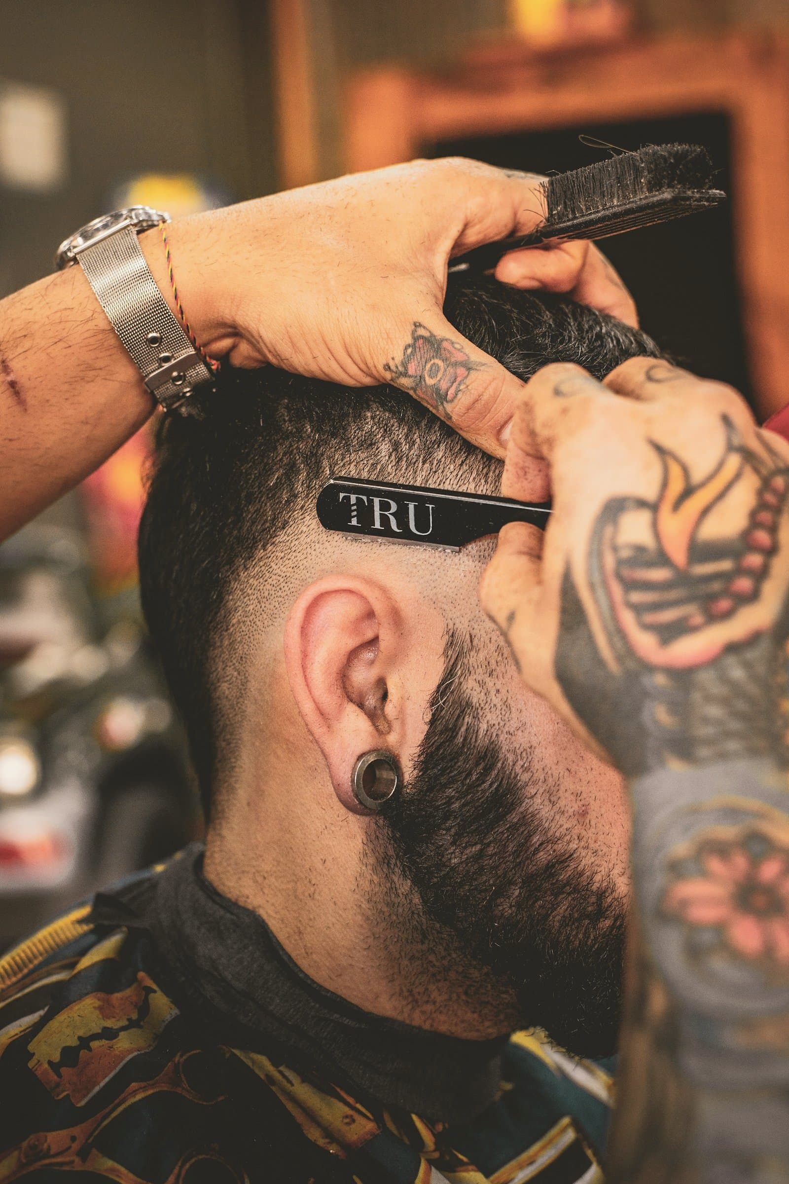 Catalog placeholder: signature cut